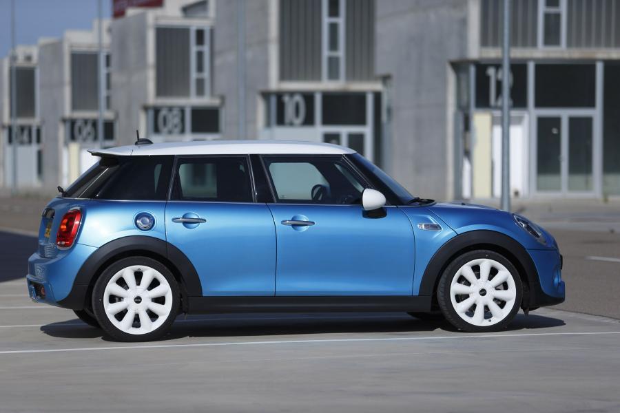  Mini Cooper S 5-Door 2014 года  (фото 43 из 80)
